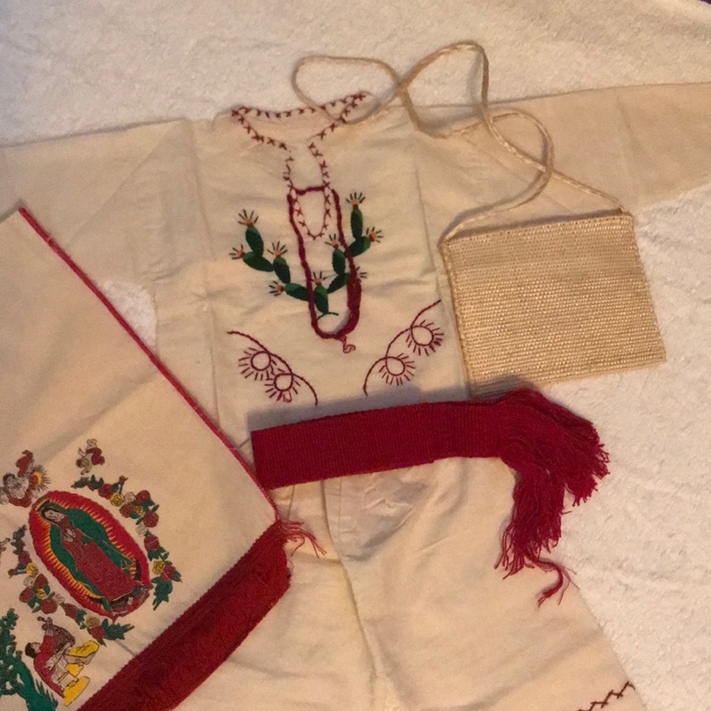 Ropita de nino de indigena - Picture 2 of 8